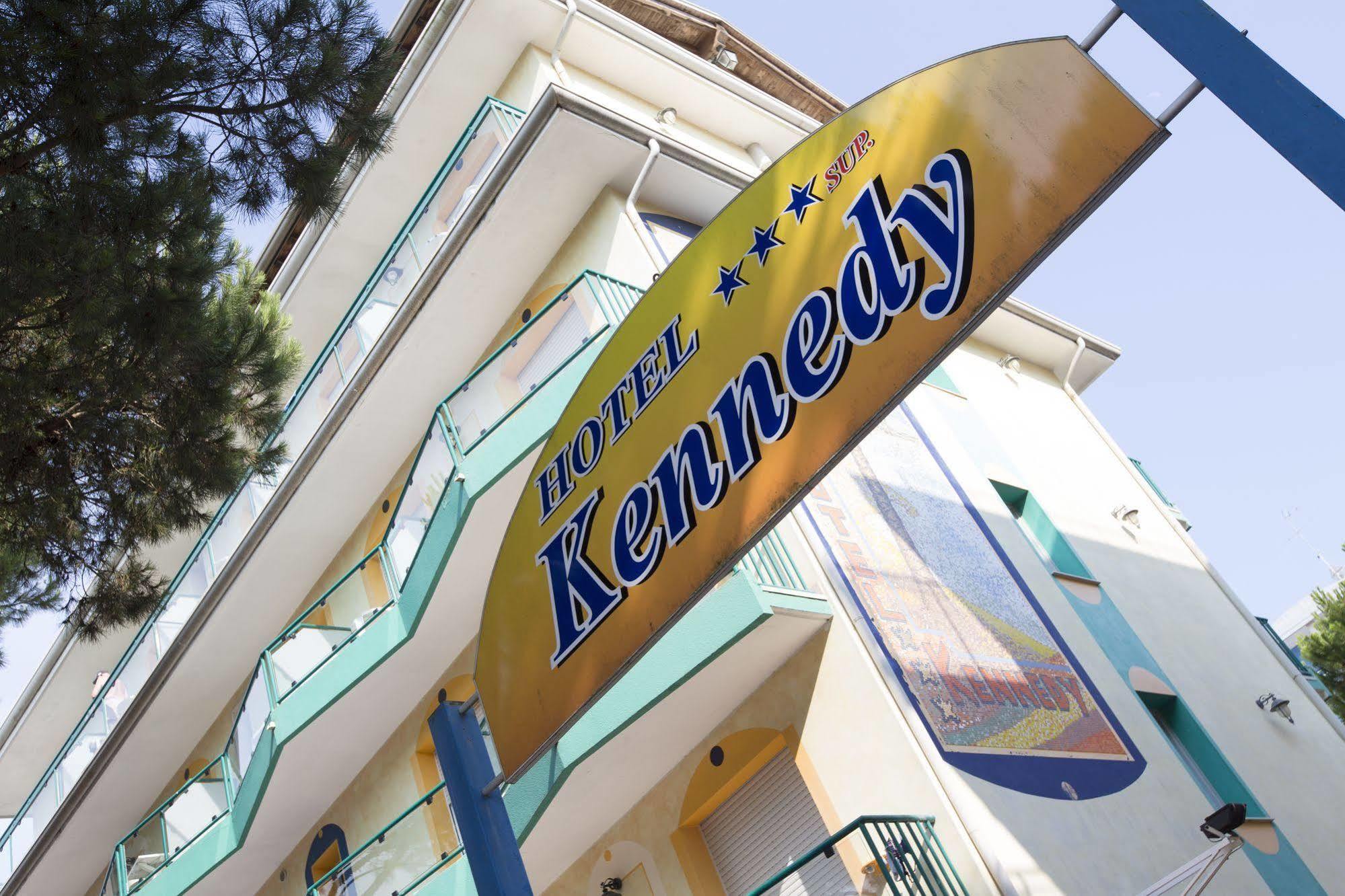 Hotel Kennedy Лидо-ди-Езоло Экстерьер фото
